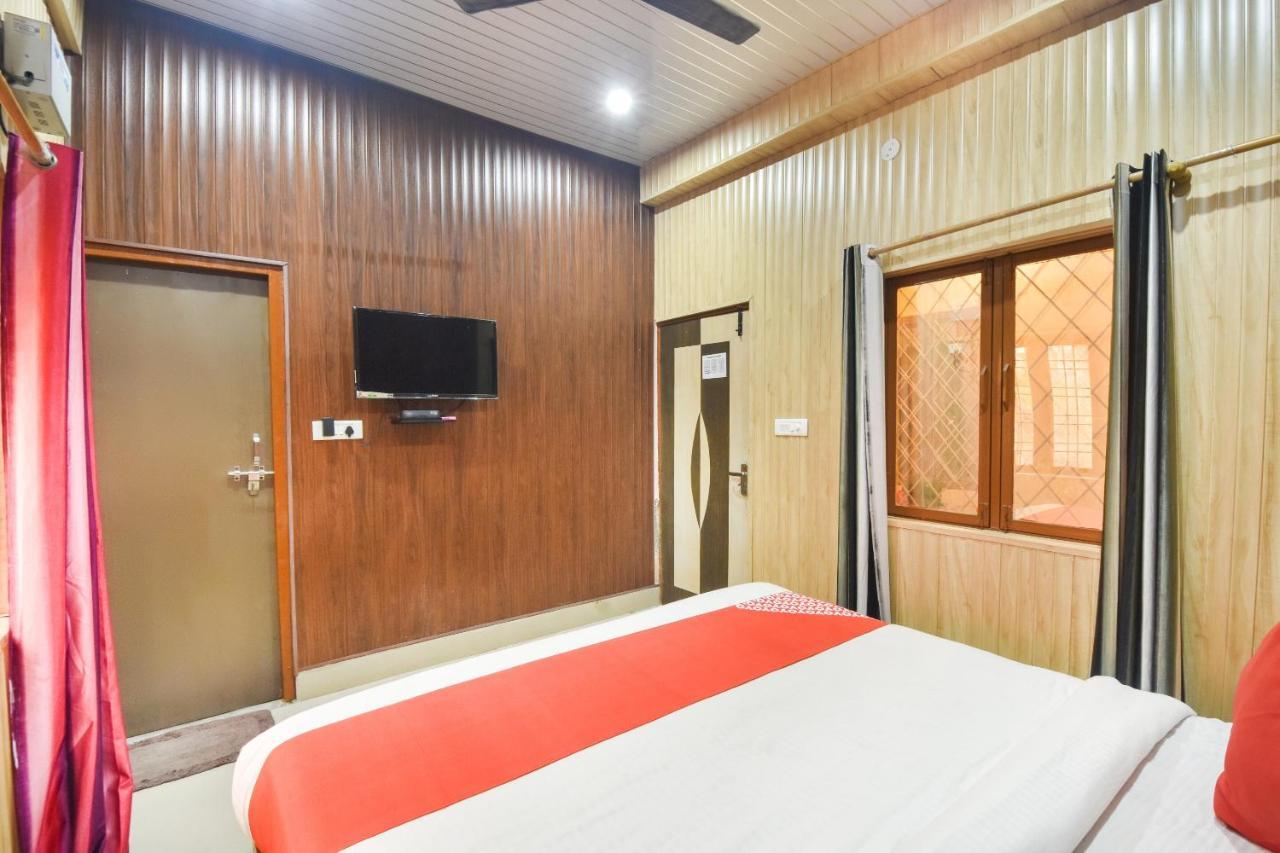 Oyo Flagship Yuvraj Inn Rajpur Ngoại thất bức ảnh